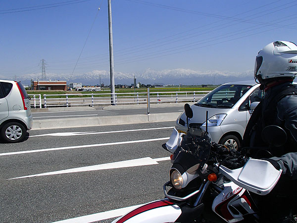 立山連峰に目が釘付け
